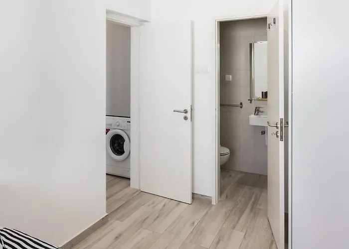 Avo Lucy By Interhome Daire *